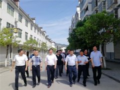省住建厅在安康市平利县老县镇调研省上跟踪指