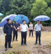 省住建厅在渭南市华州区调研检查汛期农房受损